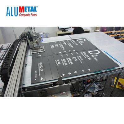 Bảng điều khiển tổng hợp nhôm PE 4mm trắng 1500mm In UV mặt tiền