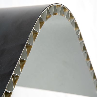A2 2.5mm 2200mm Nhôm tấm tổ ong tổ ong Tấm ngoài trời 4x8 Tấm chống mốc